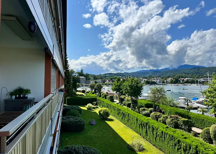 Seecorso By Interhome Velden am Wörthersee